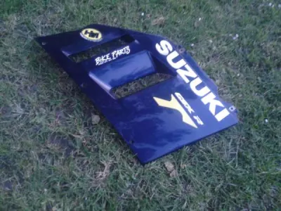 Flanc carénage droit suzuki 750 gsxr 1991 - photo 2