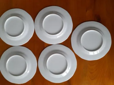 Lot 5 assiettes à desserts en céramique blanc - photo 2