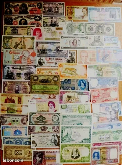 Lot de 700 billets du monde - Collection - Raismes (59590)