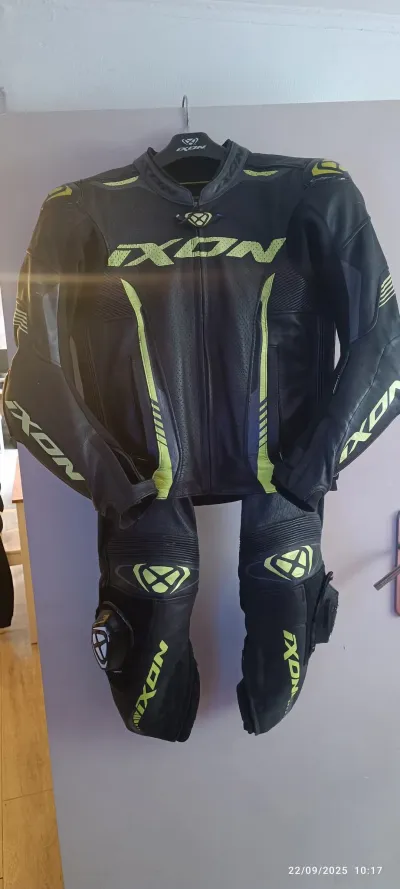 cuir moto et pantalon ixon - Équipements Moto - Caumont-sur-Durance (84510)