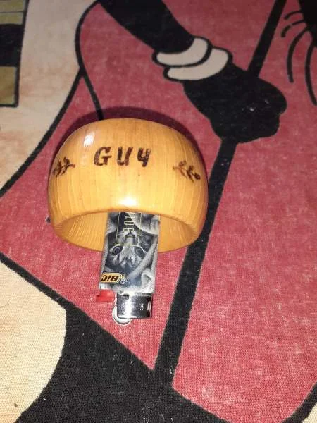 Rond de serviette en bois rond gravé " guy" - Collection - Saint-Satur (18300)