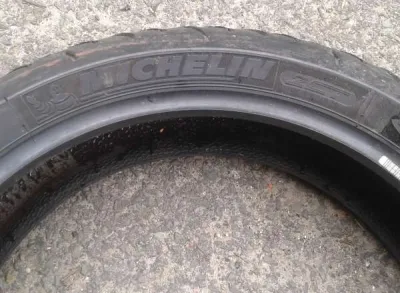 Pneu arriére michelin - photo 3