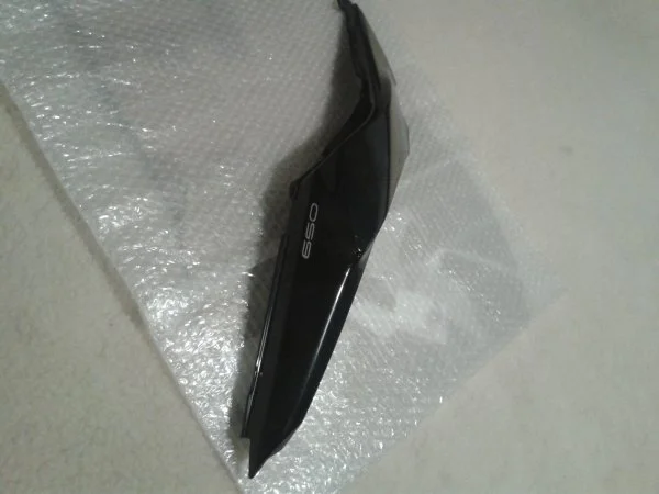 Cache latéral gauche kawasaki z 650 ninja 2017 - Équipements Moto - Compiègne (60200)