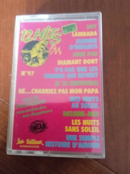 Cassette audio " 12 hits fm " - CD, DVD & Vinyles - Saint-Satur (18300)