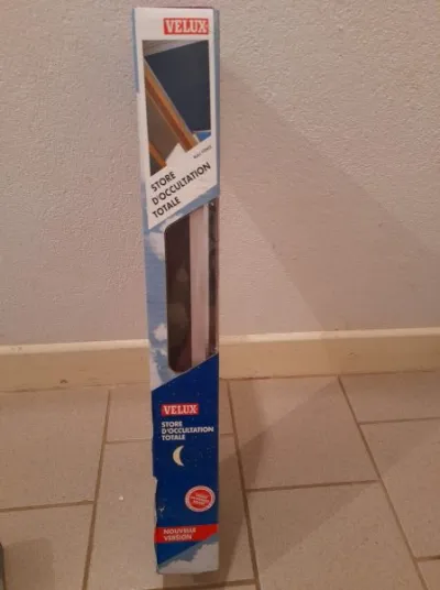 Store d'occultation totale velux - Portes & Fenêtres