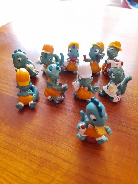 10 figurines kinder surprise dino - Jeux & Jouets - Saint-Satur (18300)