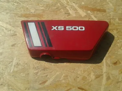 Cache latéral gauche yamaha 500 xs 1978 - Équipements Moto - Marignane (13700)