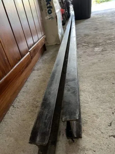 Lot de 2 poutres métalliques type ipe / ipn - BTP & Chantier - Poussan (34560)