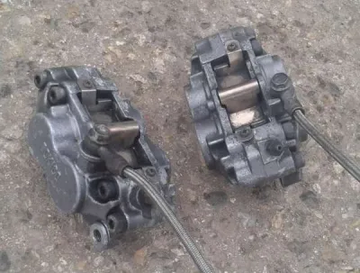 Étriers freins avant kawasaki zx9r 1996 - Équipements Moto - Dampleux (02600)