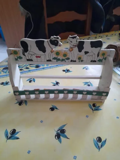 Etagère à épices en bois blanc - décoration vache - Décoration - Saint-Satur (18300)