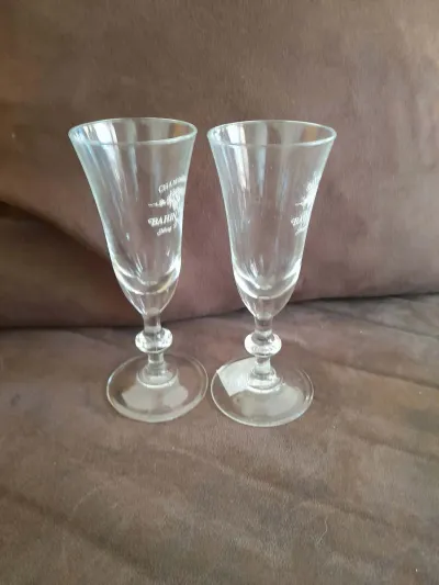 Bahin Hu - Lot 2 Flûtes à Champagne en Verre - photo 3