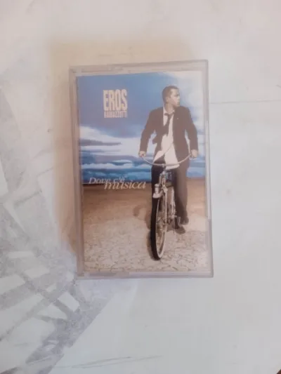 Cassette audio " eros ramazzotti " - CD, DVD & Vinyles - Saint-Satur (18300)
