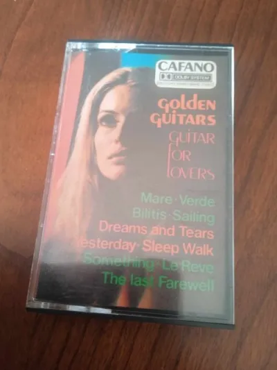 Cassette audio " golden guitars " - CD, DVD & Vinyles - Saint-Satur (18300)