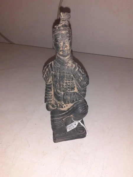 Statuette guerrier en pierre - Décoration - Saint-Satur (18300)