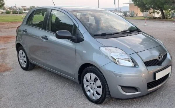 Toyota yaris - Voitures - Paris 15e (75015)