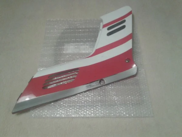 Cache latéral droit honda 1000 cbr 1990 - Équipements Moto - Compiègne (60200)