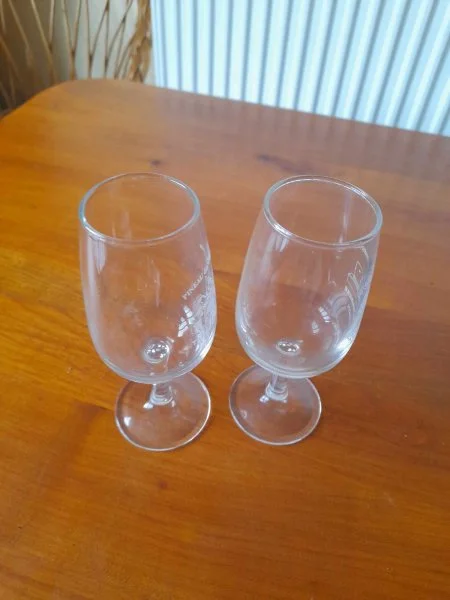 Lot 2 verres publicitaires pineau des charentes - Collection - Saint-Satur (18300)