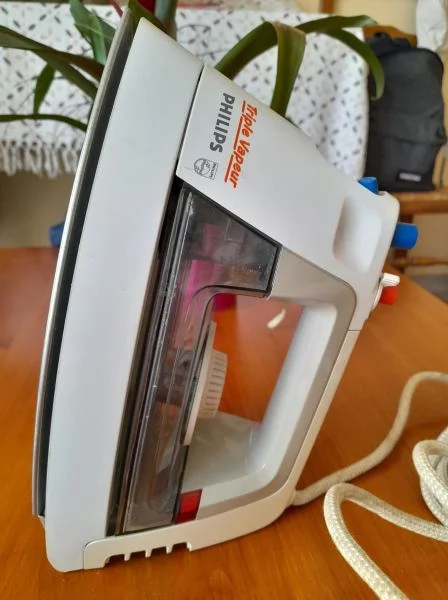 Fer à repasser philips type hd 1272/a - Électroménager - Saint-Satur (18300)