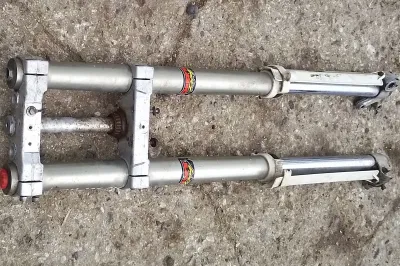 fourche ktm 125 rv 1991 - Équipements Auto