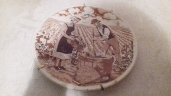 Assiette décorative en porcelaine " castelroux "n4 - Arts de la Table - Saint-Satur (18300)