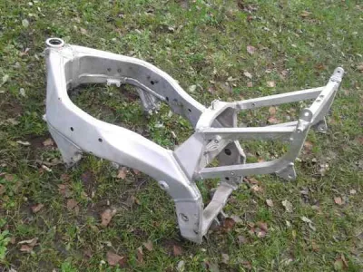 Cadre yamaha 750 yzf 1994 - photo 4