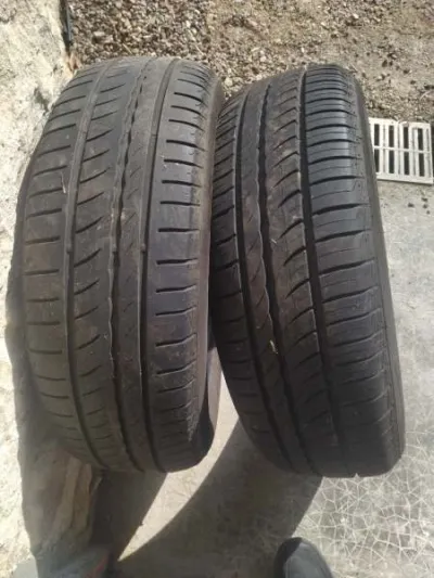 Vends 2 pneus pirelli cinturo en 195/65/15 été - photo 3