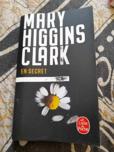 En secret - mary hyggins clark - photo 2