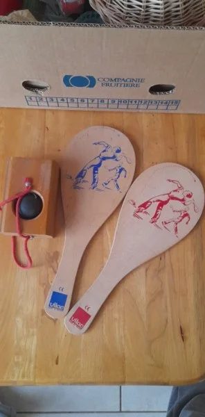 Jeu de raquette en bois à élastique - Jeux & Jouets - Saint-Satur (18300)