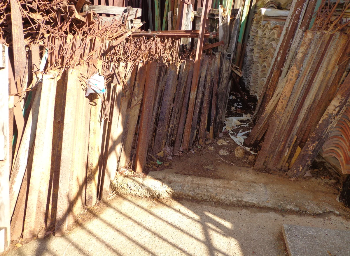 Piquet / cornière acier 1 m 80 cm 35 x 35 cm - Restauration - Lunel (34400)