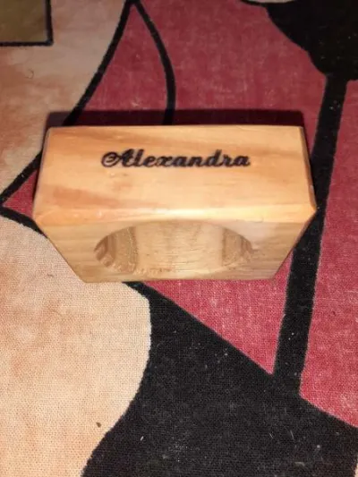 Rond de serviette en bois carré gravé " alexandra" - Collection - Saint-Satur (18300)
