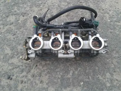 Rampe injection yamaha fz6s 2005 - photo 4