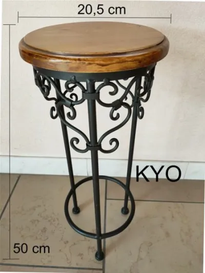 Bout de canapé rond, guéridon, table d'appoint - Meubles - Foncine-le-Haut (39460)