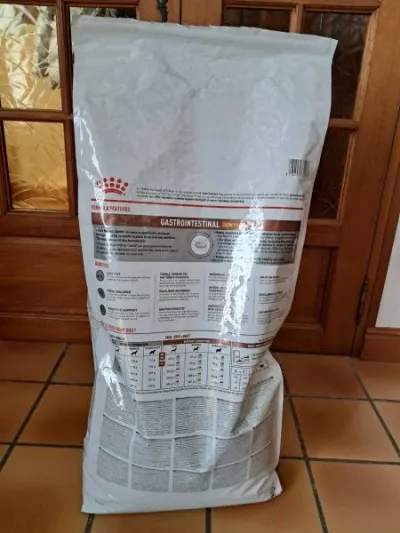 A donner sac de croquettes royal canin chien - photo 2