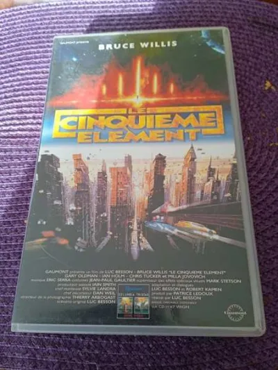 Cassette vhs " le cinquiéme élément" - CD, DVD & Vinyles - Saint-Satur (18300)