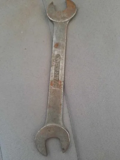 Clé plate 18/19 - vanadia - Bricolage - Saint-Satur (18300)