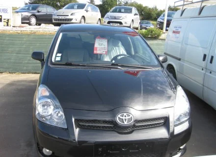 Corolla ii verso 2l2 d4d - Autres Véhicules - Benoîtville (50340)