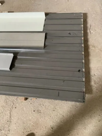 Tôles de bardage type bacacier et tubes carrés - Bricolage - Montpellier (34000)