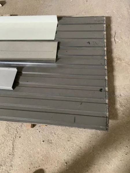 Tôles de bardage type bacacier et tubes carrés - Bricolage - Montpellier (34000)