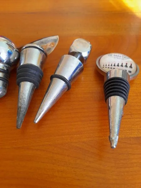 Lot 6 boule design bouteille vin bière bouchons - Collection - Saint-Satur (18300)