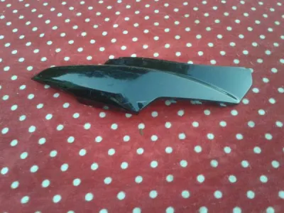 Cache latéral droit scooter sym 50cc 2004 - Équipements Moto - Compiègne (60200)