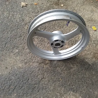 roue avant suzuki 750 gsxf 1997 - Équipements Moto
