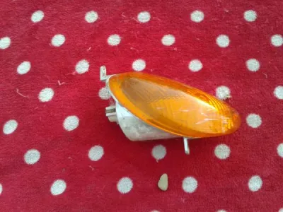 Clignotant av droit yamaha 125 majesty 2002 - photo 2