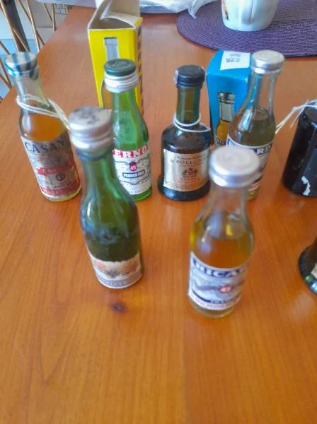 Lot 11 mignonettes - alcool - Collection - Saint-Satur (18300)