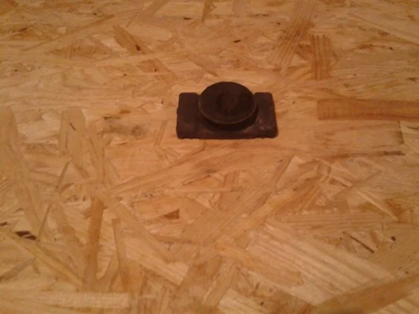 Fixation de réservoir honda 125 crm 1990 - Équipements Moto - Marignane (13700)