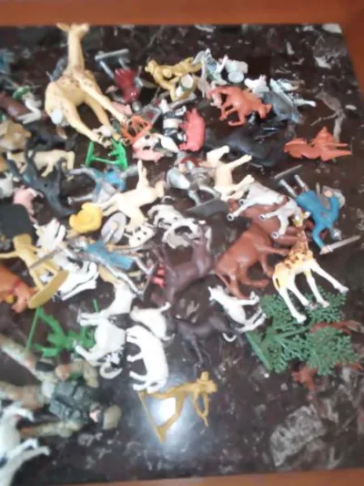 Lot animaux,soldats et accessoires - Jeux & Jouets - Saint-Satur (18300)