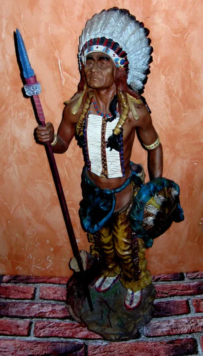 3 grandes statues d indiens. - Décoration - Wattrelos (59150)
