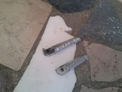 Repose pieds avd et ard yamaha 900 mt09 2018 - photo 2