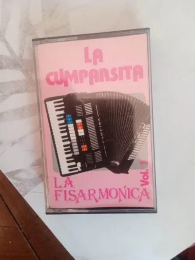 Cassette audio " la cumparisita " - CD, DVD & Vinyles - Saint-Satur (18300)