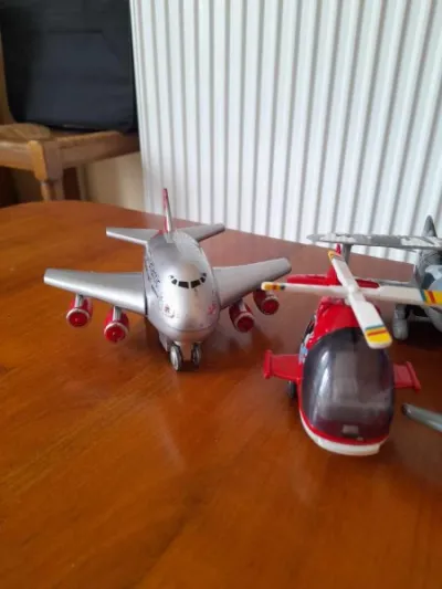 Lot 3 avions miniature et 1 hélicoptère - photo 3