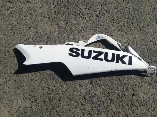 Demi sabot droit suzuki 600 gsxr k7 2007 - Équipements Moto - Verberie (60410)